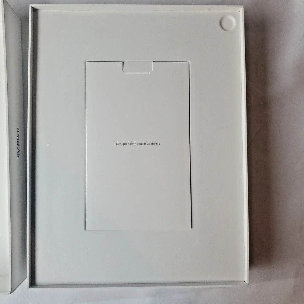 EMPTY BOX ONLY Apple iPad Air 13 A3268 128 GB, Wi-Fi, 13 in Space Gray